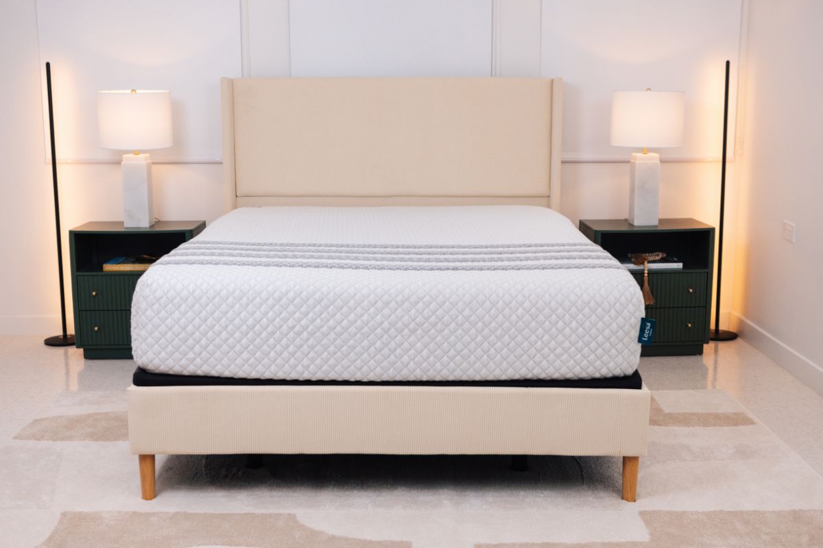 The Leesa Sapira Hybrid mattress in a bedroom.