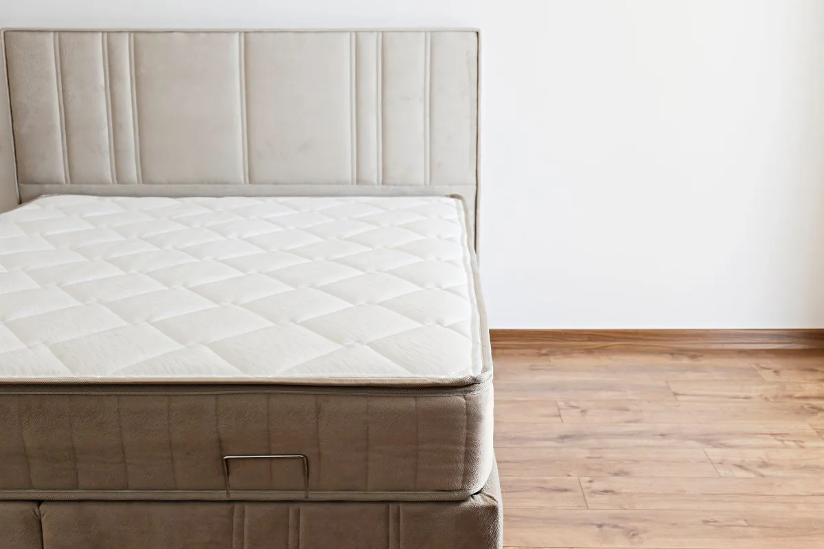 Close-up of a full size mattress showing height and thickness profile