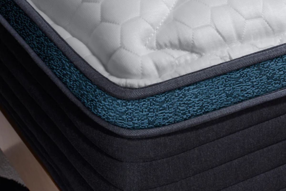 Close-up of the Helix Sunset Luxe mattress surface and side panels highlighting the condition checked during returns