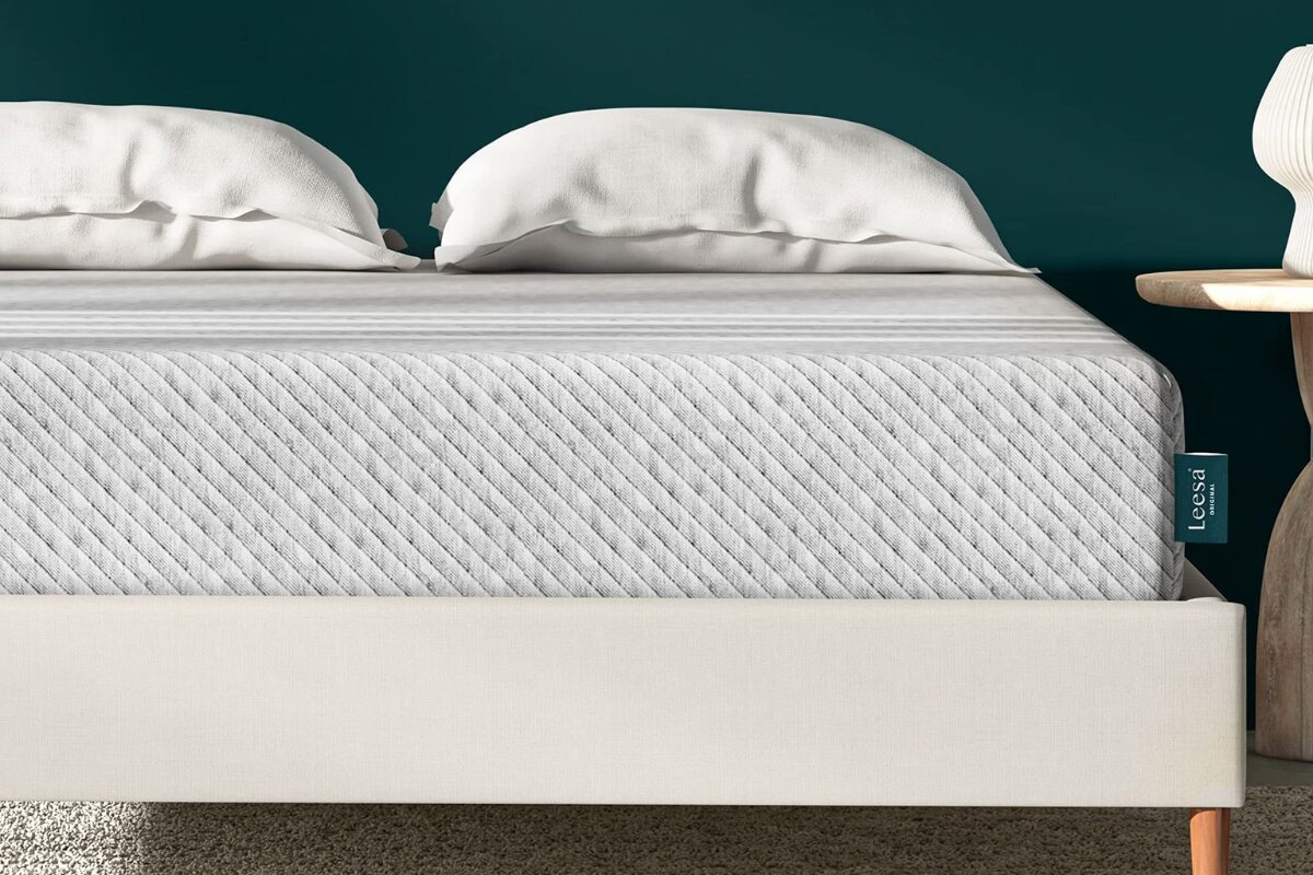 A closeup of the Leesa Original Mattress.