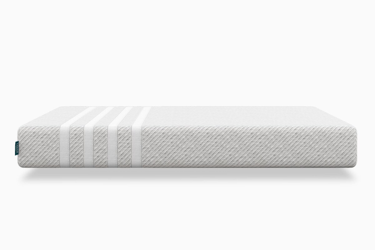 The Leesa Original mattress in a white background.