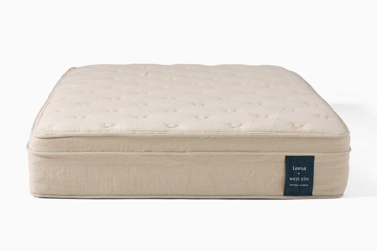 The Leesa Natural Hybrid mattress in a white background.