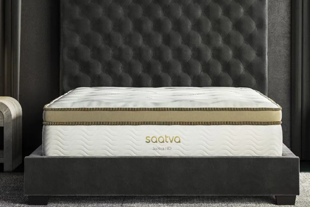 Front view of the Saatva HD Mattress.