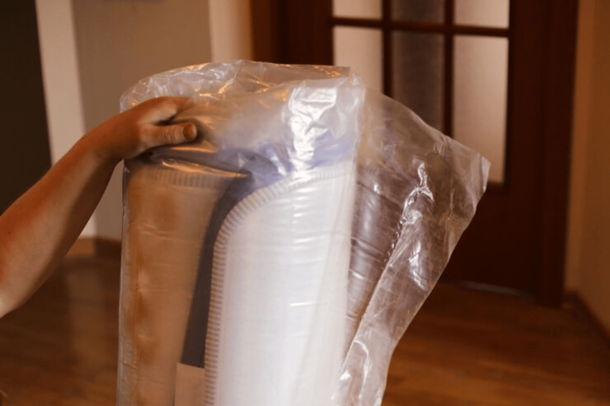 Compressing a mattress