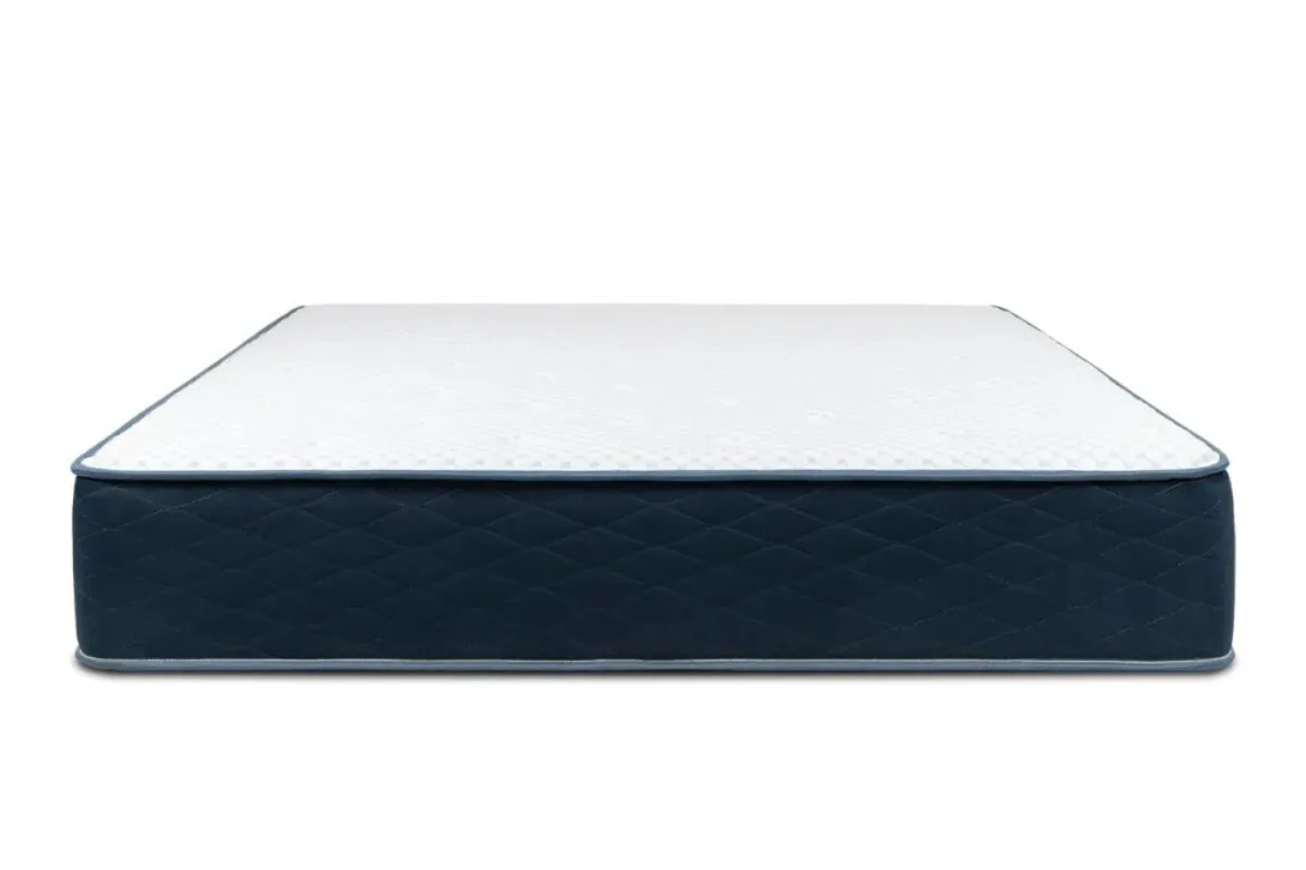 Dreamfoam Hybrid mattress in a white background.