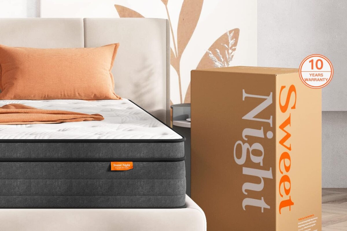 A close up of the SweetNight Twilight Hybrid Mattress with the delivery box and 10 years warranty.