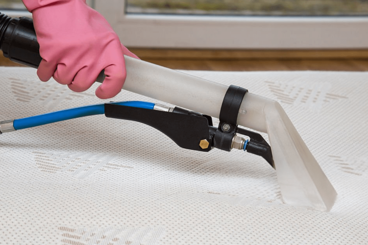 cleaning latex mattress
