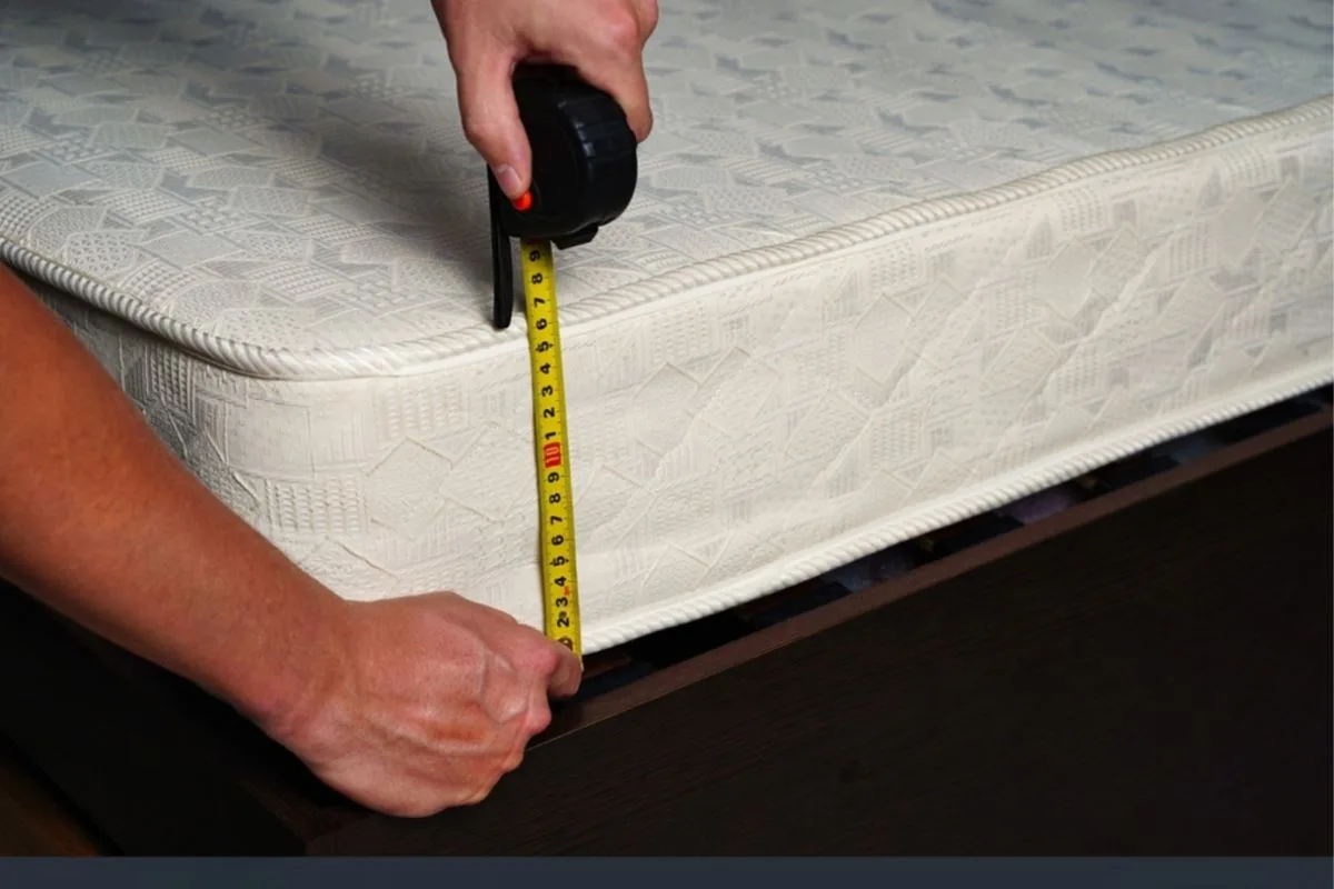 How to Cut a Latex Mattress? Measuring a latex mattress before cutting it to the correct size