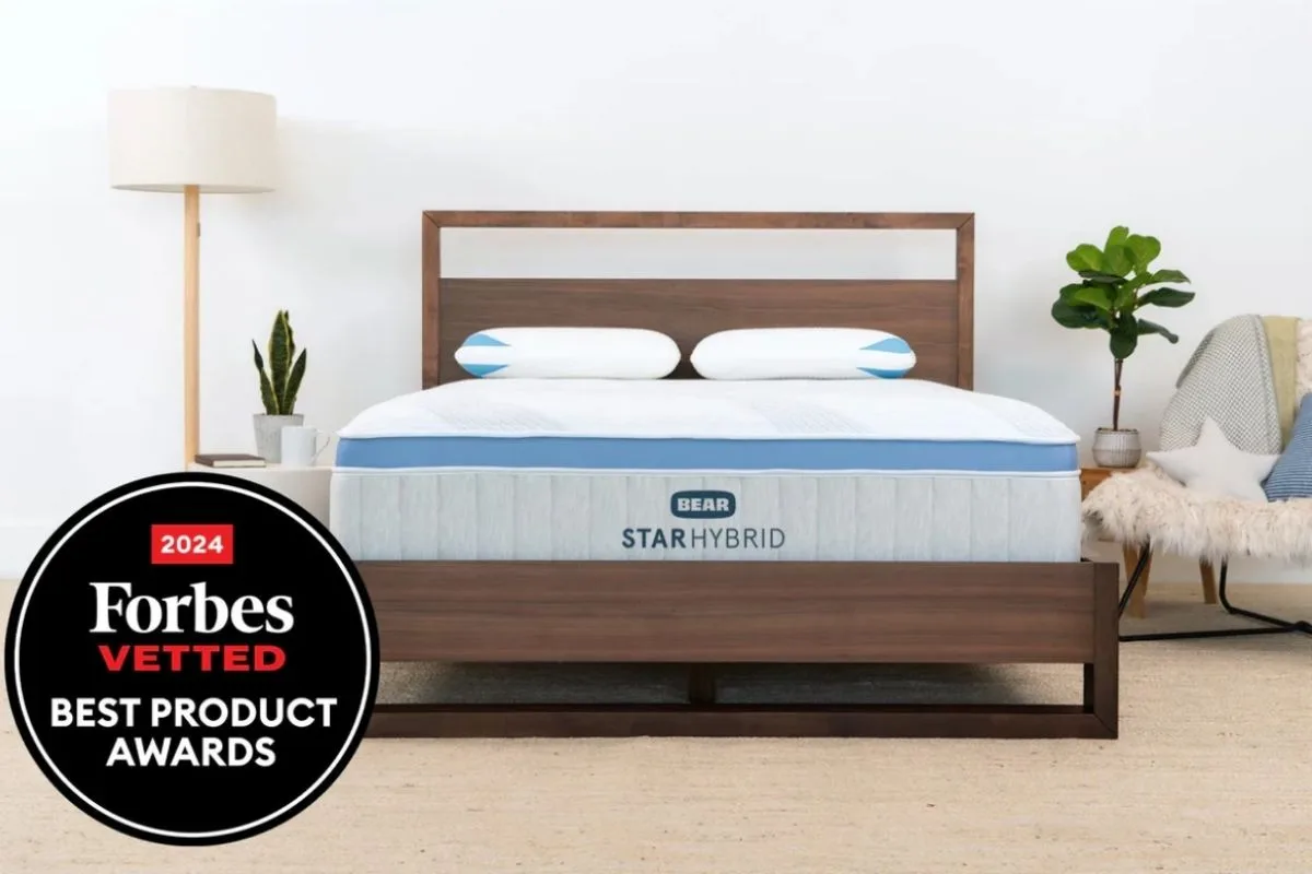 How to Sleep with Ear Infection: Simple and Effective Solutions Supportive hybrid mattress and pillows that promote proper sleep posture during recovery from an ear infection