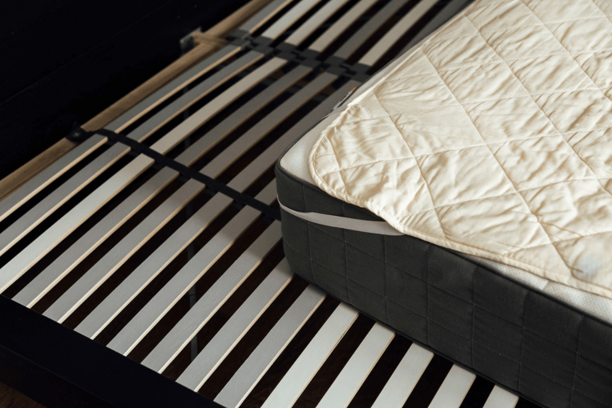 mattress protector on latex hybrid mattress