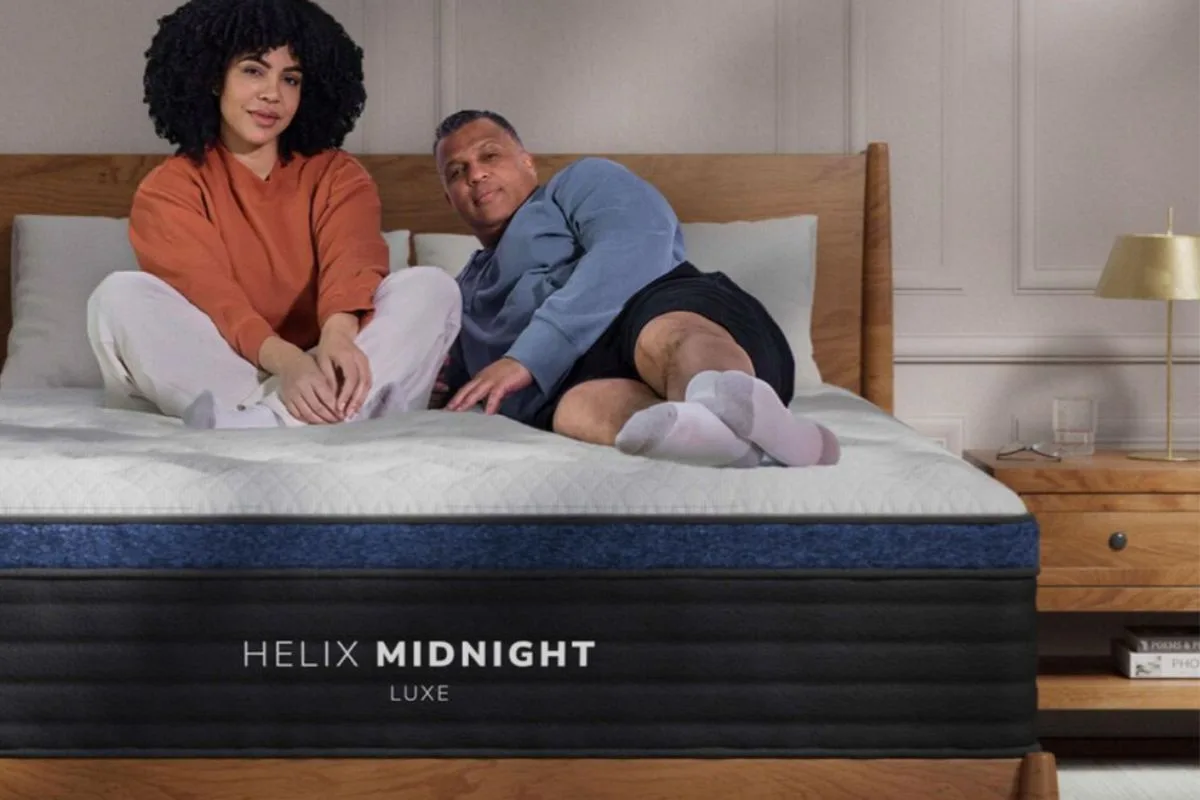 Helix Midnight Luxe vs Helix Midnight Couple testing the Helix Midnight Luxe mattress to demonstrate motion isolation, space, comfort, and support for couples sharing a bed