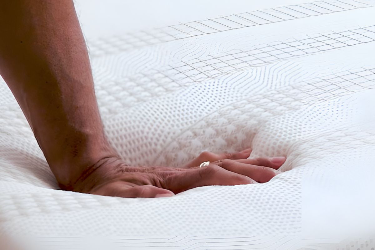 Leesa Plus Hybrid Mattress - Cooling Features