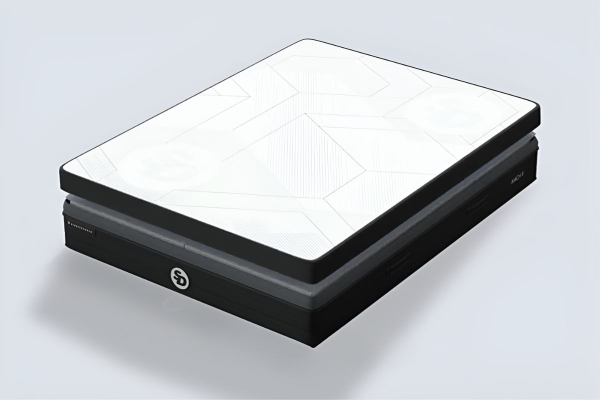 Sleeping Duck Mach II mattress design with hybrid foam and spring build