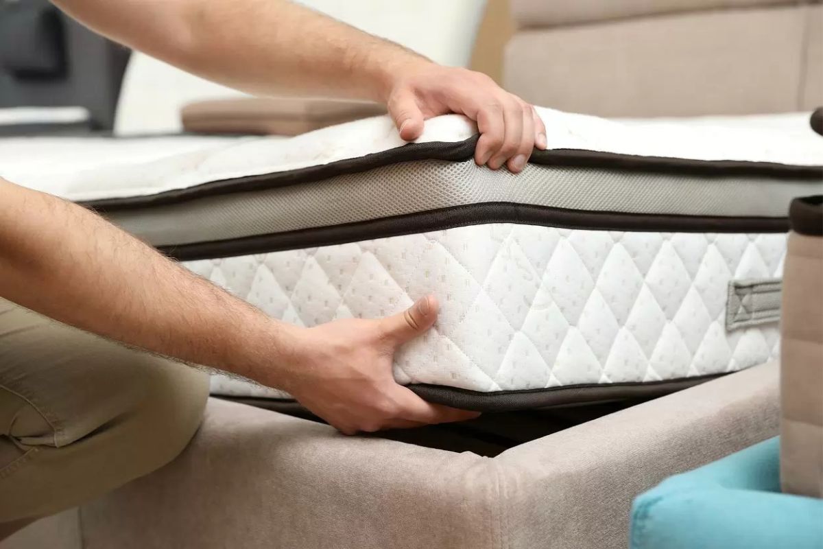  Pros and Cons of a Full Size Bed