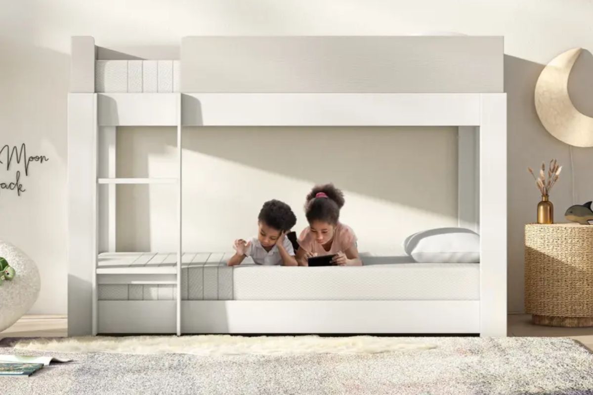 Leesa Kids Mattress on a bunk bed, demonstrating a child-safe mattress designed for healthy sleep and bunk bed compatibility