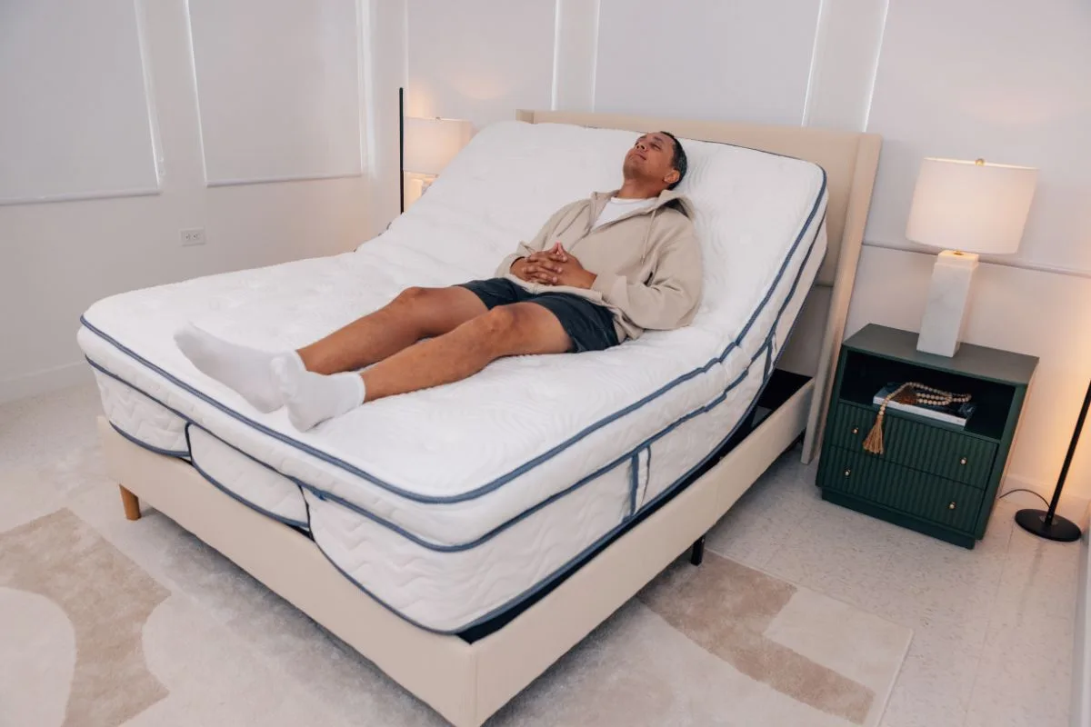 Front profile of the DLX Premier Hybrid mattress highlighting its premium design and support system for heavier sleepers